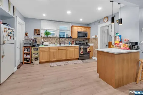 269-271 18th Avenue Paterson NJ 07504