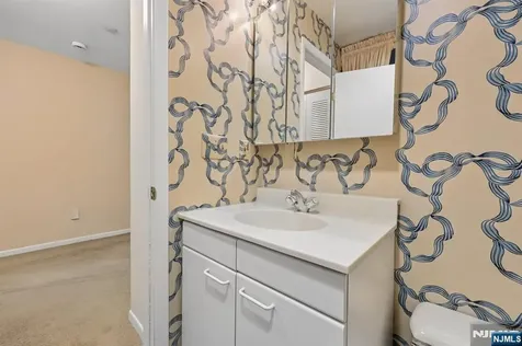 1 Peabody Court Teaneck NJ 07666