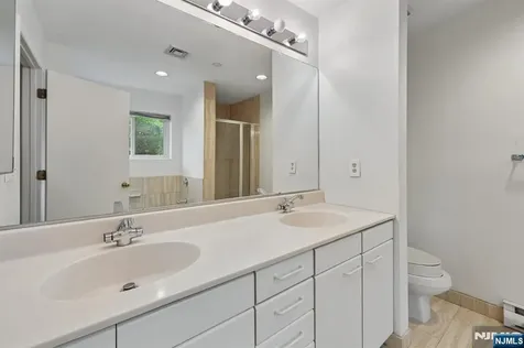 1 Peabody Court Teaneck NJ 07666