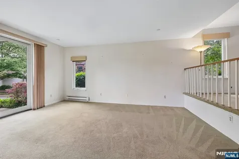 1 Peabody Court Teaneck NJ 07666