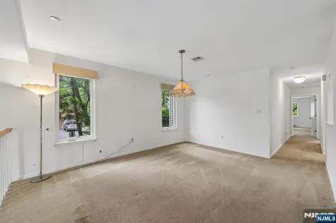 1 Peabody Court Teaneck NJ 07666