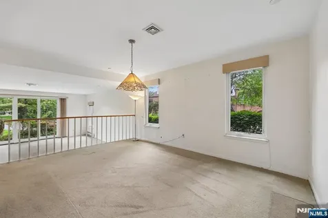 1 Peabody Court Teaneck NJ 07666