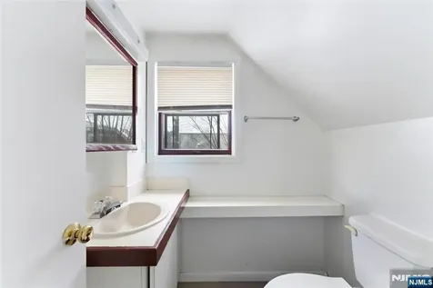 2455 3rd Street Fort Lee NJ 07024