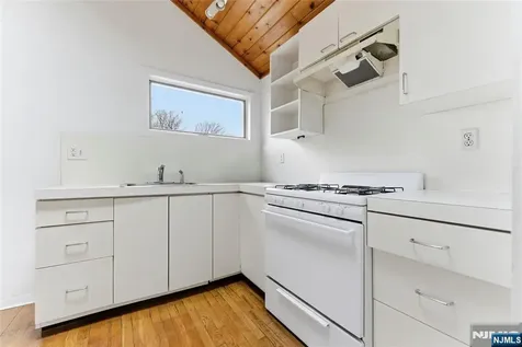 2455 3rd Street Fort Lee NJ 07024