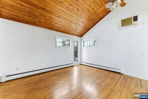 2455 3rd Street Fort Lee NJ 07024