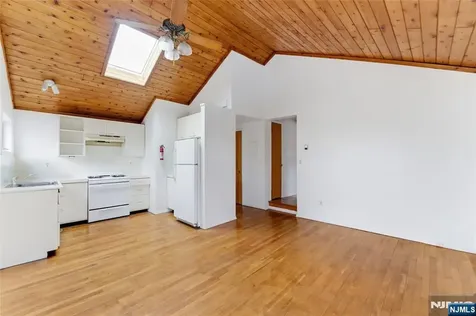 2455 3rd Street Fort Lee NJ 07024