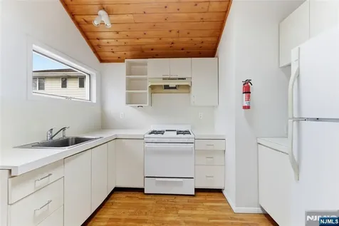 2455 3rd Street Fort Lee NJ 07024