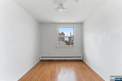 2455 3rd Street Fort Lee NJ 07024