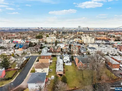 2455 3rd Street Fort Lee NJ 07024