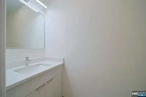 401 E Central Boulevard Palisades Park NJ 07650