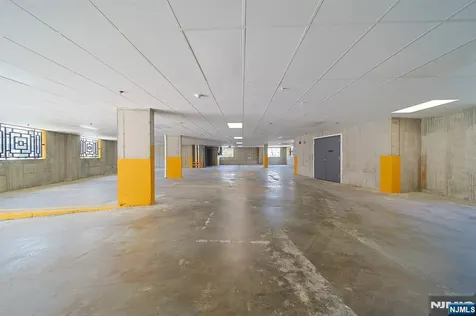 401 E Central Boulevard Palisades Park NJ 07650