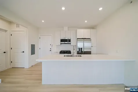 401 E Central Boulevard Palisades Park NJ 07650