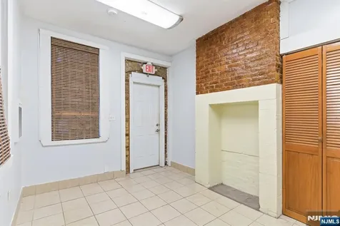 15 Warren Street Newark NJ 07102