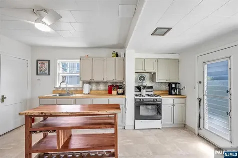 174 Phelps Avenue Bergenfield NJ 07621