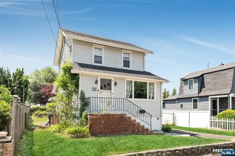 174 Phelps Avenue Bergenfield NJ 07621