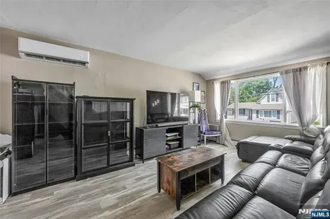 174 Phelps Avenue Bergenfield NJ 07621