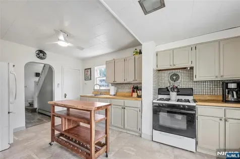 174 Phelps Avenue Bergenfield NJ 07621