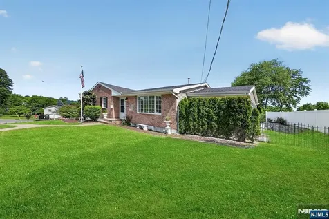 840 Lopatcong Street Belvidere NJ 07823
