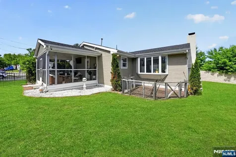 840 Lopatcong Street Belvidere NJ 07823