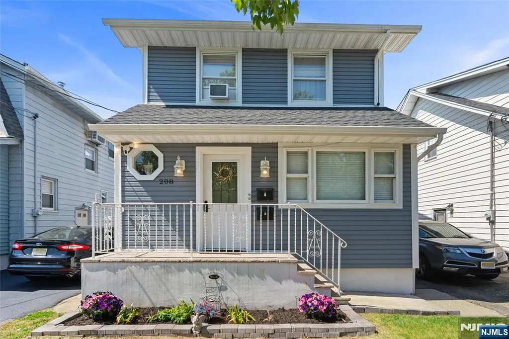 208 Page Avenue Lyndhurst NJ 07071