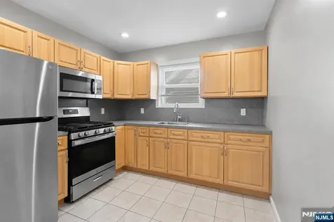 208 Page Avenue Lyndhurst NJ 07071