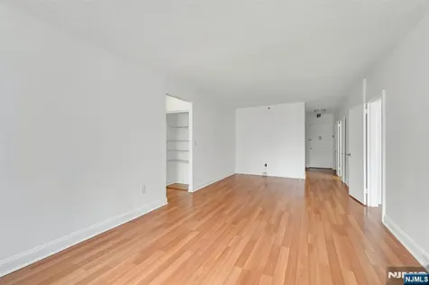 45 S River Drive Jersey City NJ 07310
