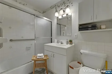 2000 Linwood Avenue Fort Lee NJ 07024