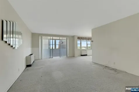 2000 Linwood Avenue Fort Lee NJ 07024