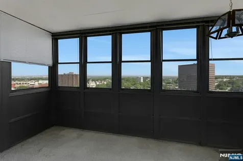 2000 Linwood Avenue Fort Lee NJ 07024