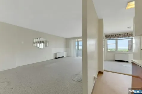 2000 Linwood Avenue Fort Lee NJ 07024