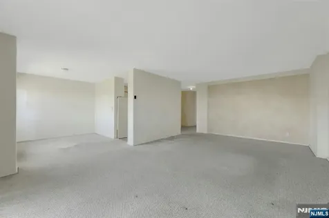 2000 Linwood Avenue Fort Lee NJ 07024