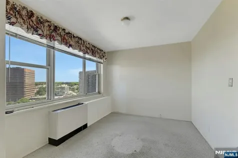 2000 Linwood Avenue Fort Lee NJ 07024
