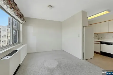 2000 Linwood Avenue Fort Lee NJ 07024