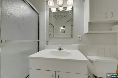 2000 Linwood Avenue Fort Lee NJ 07024