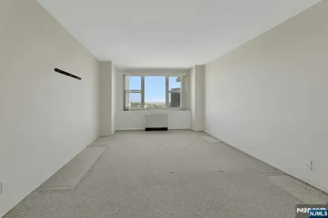 2000 Linwood Avenue Fort Lee NJ 07024