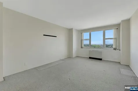 2000 Linwood Avenue Fort Lee NJ 07024