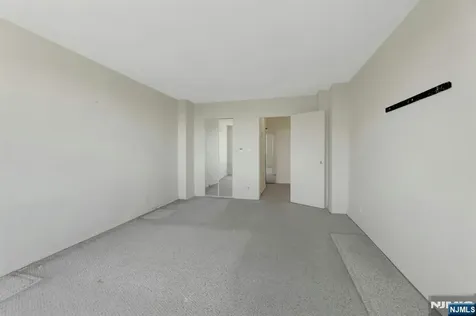 2000 Linwood Avenue Fort Lee NJ 07024