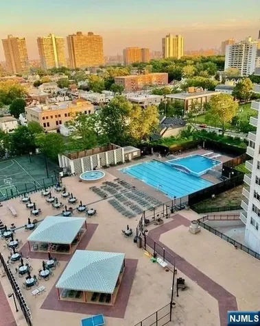 2000 Linwood Avenue Fort Lee NJ 07024