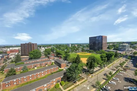 2000 Linwood Avenue Fort Lee NJ 07024