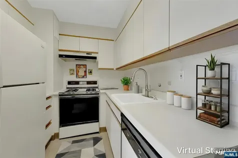 2000 Linwood Avenue Fort Lee NJ 07024