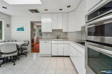 12 Clover Court Cedar Grove NJ 07009