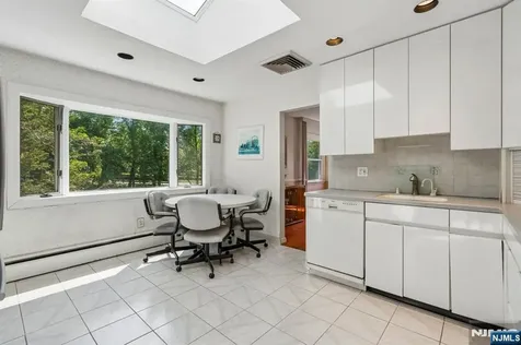 12 Clover Court Cedar Grove NJ 07009