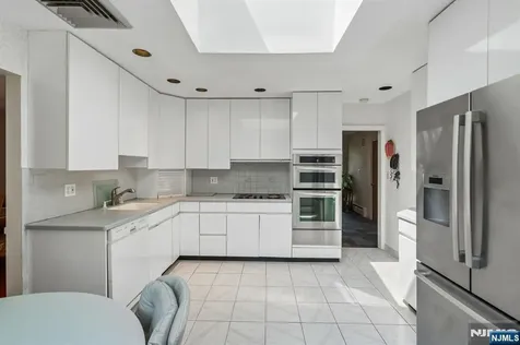 12 Clover Court Cedar Grove NJ 07009