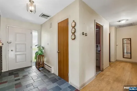 12 Clover Court Cedar Grove NJ 07009