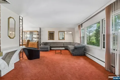 12 Clover Court Cedar Grove NJ 07009