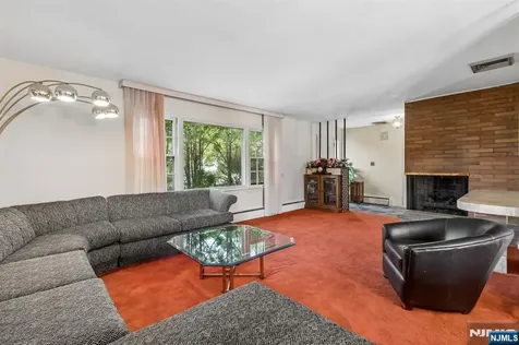 12 Clover Court Cedar Grove NJ 07009