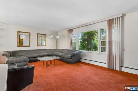 12 Clover Court Cedar Grove NJ 07009
