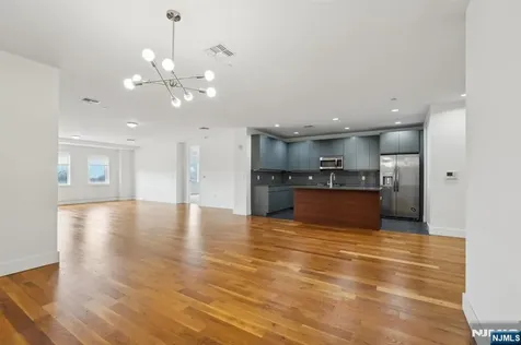 1 Executive Fort Lee NJ 07024