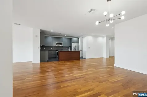 1 Executive Fort Lee NJ 07024