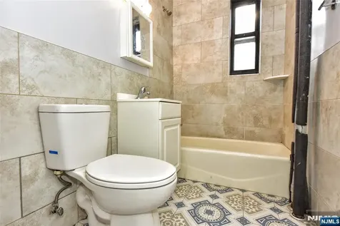 303 Hamilton Place Hackensack NJ 07601